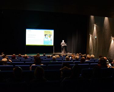 Zahlreiche Interessierte informierten sich über die geplante Hilfsaktion und wie sie 
persönlich einen Teil dazu beitragen können.